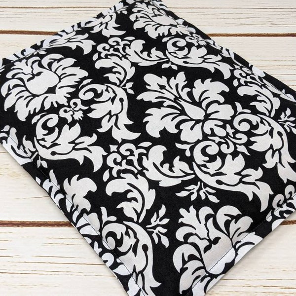 Corn Bag Heating Pad, Microwavable Heat Pack, Ice Pack, Hot Cold Therapy Pillow, Sinus Headache, Arthritis Pain- Black and White Damask