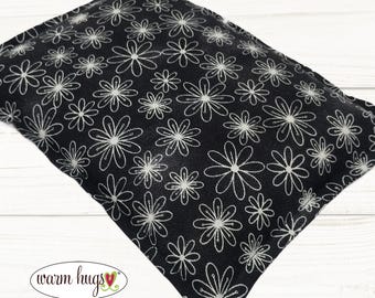 Microwave Corn Heating Pad 7x10, Heat Pack, Migraines, Muscle Aches, Workout Heat Pack, Massage Relaxation, Cramps, White Daisy on Black