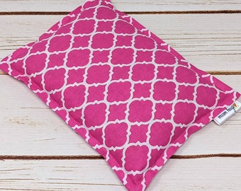 Corn Bag Heating Pad, Microwavable Heat Pack, Hot Cold Physical Therapy Bag, Massage Therapy, Spa Gift - Pink Quatrefoil