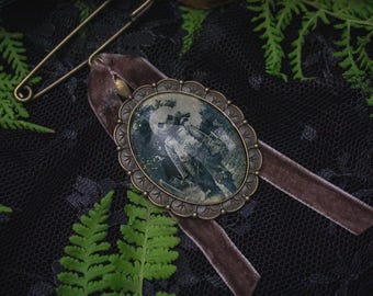 Vintage Pumpkin Head Victorian Brooch with Kilt Pin and Velvet Ribbon, Witch Hat Accessory, Halloween Accessory, Witchcore Jewelry