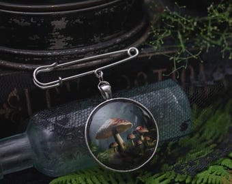Vintage Style Forest Fungi Brooch with Kilt Pin, Witch Hat Accessory, Witchcore Jewelry, Halloween Pin, Halloween Aesthetic