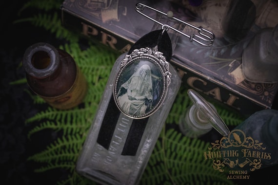 Veiled Ghostly Figure Victorian Brooch with Kilt Pin and Velvet Ribbon, Witch Hat Accessory, Halloween Accessory, Witchcore Jewelry