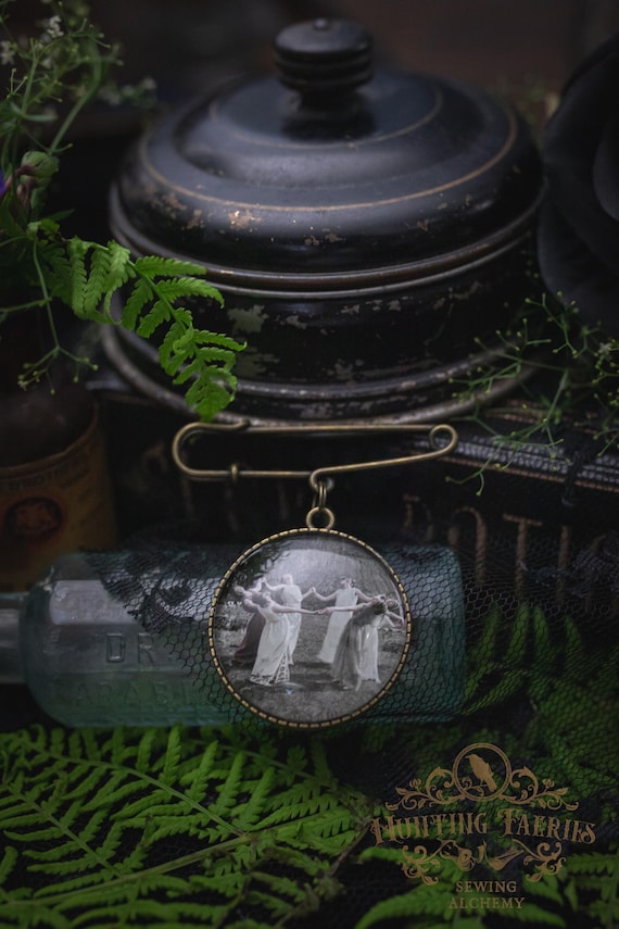 Vintage Style Circle of Witches Brooch with Kilt Pin, Witch Hat Accessory, Witchcore Jewelry, Halloween Pin