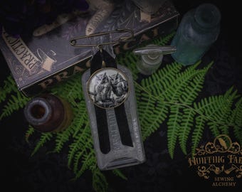 Great Horned Owls Victorian Brooch with Kilt Pin and Velvet Ribbon, Witch Hat Accessory, Halloween Accessory, Witchcore Jewelry