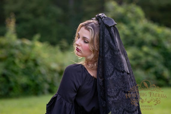 Black Lace Veil with Bow Pin, Victorian Mourning Veil, Goth Veil, Woman in Black Costume, Wedding Veil, Halloween Costume Headpiece