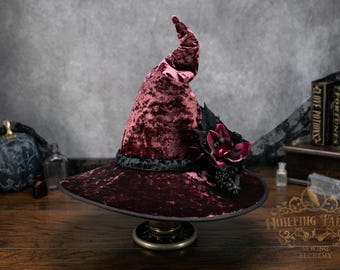 Sombrero de bruja ~Figgy: Estampado floral oscuro y curva lateral