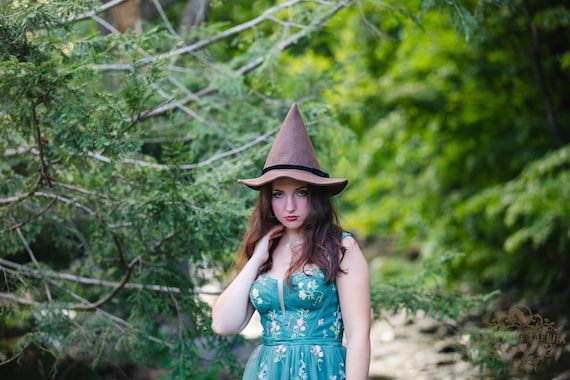 Hagatha the Short Coned Witch Hat in Brown Felt with Black ribbon, petite witch hat, dark academia witch hat, ren faire, modern witch hat