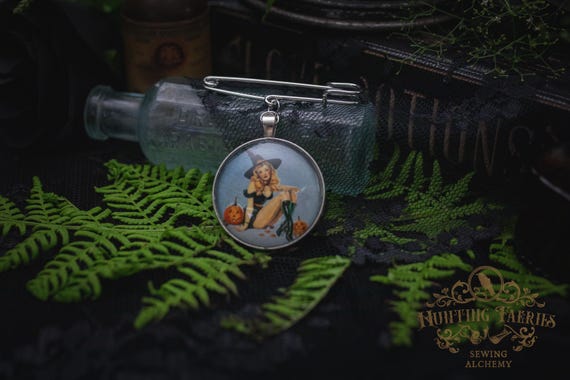 Vintage Pin Up Girl Witch Brooch with Kilt Pin, Witch Hat Accessory, Halloween Accessory, Witchcore Jewelry, Halloween Aesthetic Pin