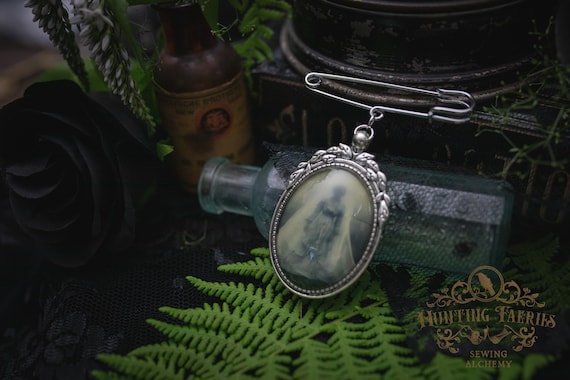 Vintage Ghost, Spirit Victorian Brooch with Kilt Pin, Witch Hat Accessory, Halloween Accessory, Witchcore Jewelry, Halloween Aesthetic