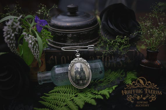 Sister Witches Victorian Brooch with Kilt Pin, Witch Hat Accessory, Halloween Accessory, Witchcore Jewelry, Halloween Aesthetic Pin