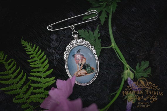 Pinup Witch Victorian Brooch with Kilt Pin, Witch Hat Accessory, Halloween Accessory, Witchcore Jewelry, Halloween Aesthetic Pin