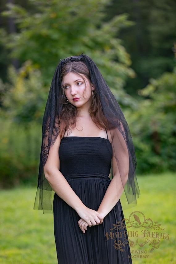 Waist Length Black Lace and Tulle Veil, Halloween Costume Headpiece, Monster Veil, Victorian Mourning Veil, Goth Veil, Halloween Lace Veil