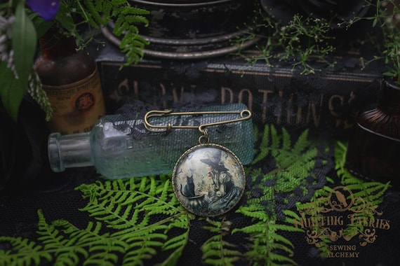 Vintage Style Witch with Cat and Caldron Brooch with Kilt Pin, Witch Hat Accessory, Witchcore Jewelry, Halloween Pin, Halloween Aesthetic