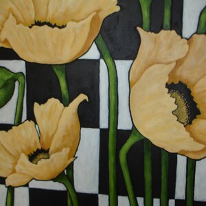Puede incluir: Pintura al &oacute;leo de amapolas amarillas con centros negros y tallos verdes, sobre un fondo a cuadros blanco y negro. Los p&eacute;talos tienen un aspecto suave y texturizado. La obra de arte se ve desde una perspectiva cercana.