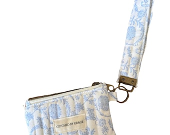 Cartera con llavero acolchada