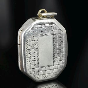Georgian Sterling Silver Vinaigrette Pendant: Gold Gilt Perfume Locket, C. 1807