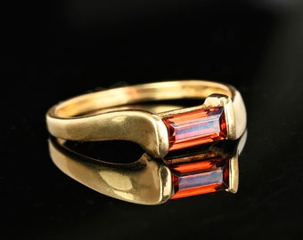 Vintage Madiera Citrine Ring, 10K Gold Baguette Citrine November Birthstone Ring, Birthday Gift Stacking Ring, Vintage Jewelry