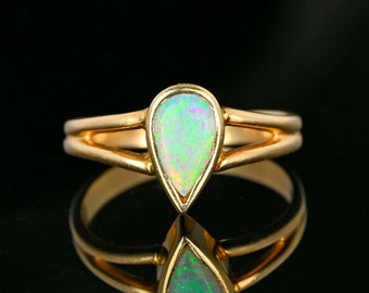 Vintage 14K Gold Opal Ring, Pear Cabochon Opal Split Shoulders Ring, Opal Solitaire Ring, Estate Vintage Jewelry