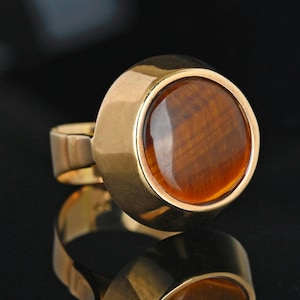 Vintage 14K Gold Tiger&#39;s Eye Statement Ring: Modernist Wide Band