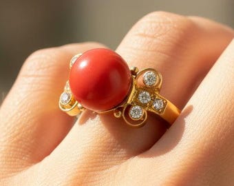 Vintage 18 kt goudkleurige cabochonring met koraal: statement sieraden met diamanten cocktail