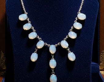 Antieke Victoriaanse cabochon maansteen ketting met sterling zilveren hanger.
