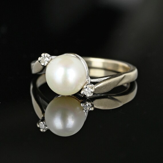 Vintage Bypass Diamond Pearl Ring, 14K White Gold… - image 3