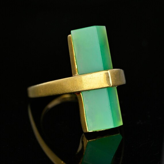 Modernist Green Chrysoprase Ring, 18K Yellow Gold… - image 1