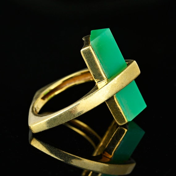 Modernist Green Chrysoprase Ring, 18K Yellow Gold… - image 4