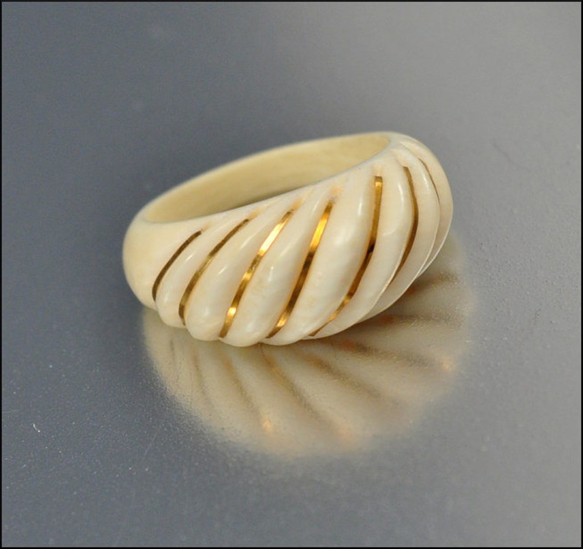 Carved Ivory 14K Gold Ring Domed Shrimp Ring Vintage 1950s Etsy