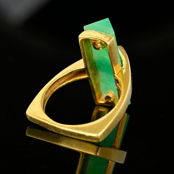 Modernist Green Chrysoprase Ring, 18K Yellow Gold… - image 8