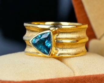 Vintage Blue Tourmaline Ring, 14K Gold Wide Band Trillion Cut Tourmaline Blue Stone Band Ring, Wide Triple Band Ring, Vintage Jewelry