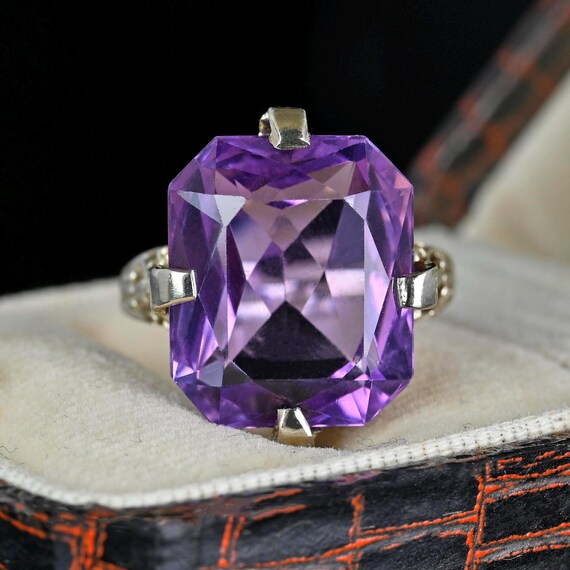 Art Deco Amethyst Ring: 18K White Gold Filigree, … - image 2