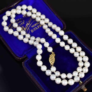 Vintage 14K Gold Pearl Necklace: Hand Knotted Bridal Jewelry