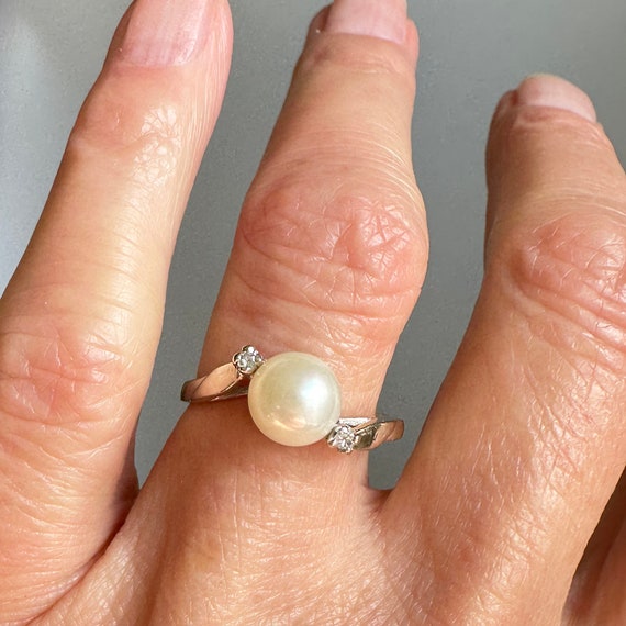 Vintage Bypass Diamond Pearl Ring, 14K White Gold… - image 4