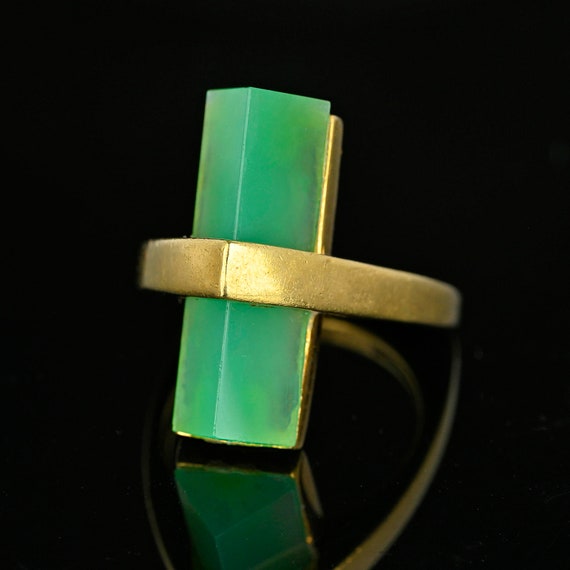 Modernist Green Chrysoprase Ring, 18K Yellow Gold… - image 7