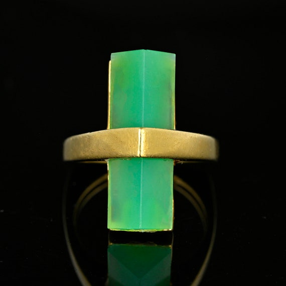 Modernist Green Chrysoprase Ring, 18K Yellow Gold… - image 5