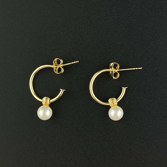 Tri Tone Cultured Freshwater Pearl Circle Earrings \u2022 Pearl Earrings \u2022 Pearl Hoops \u2022 Hammered hoops \u2022 Bridesmaids Jewelry \u2022 Christmas Gift