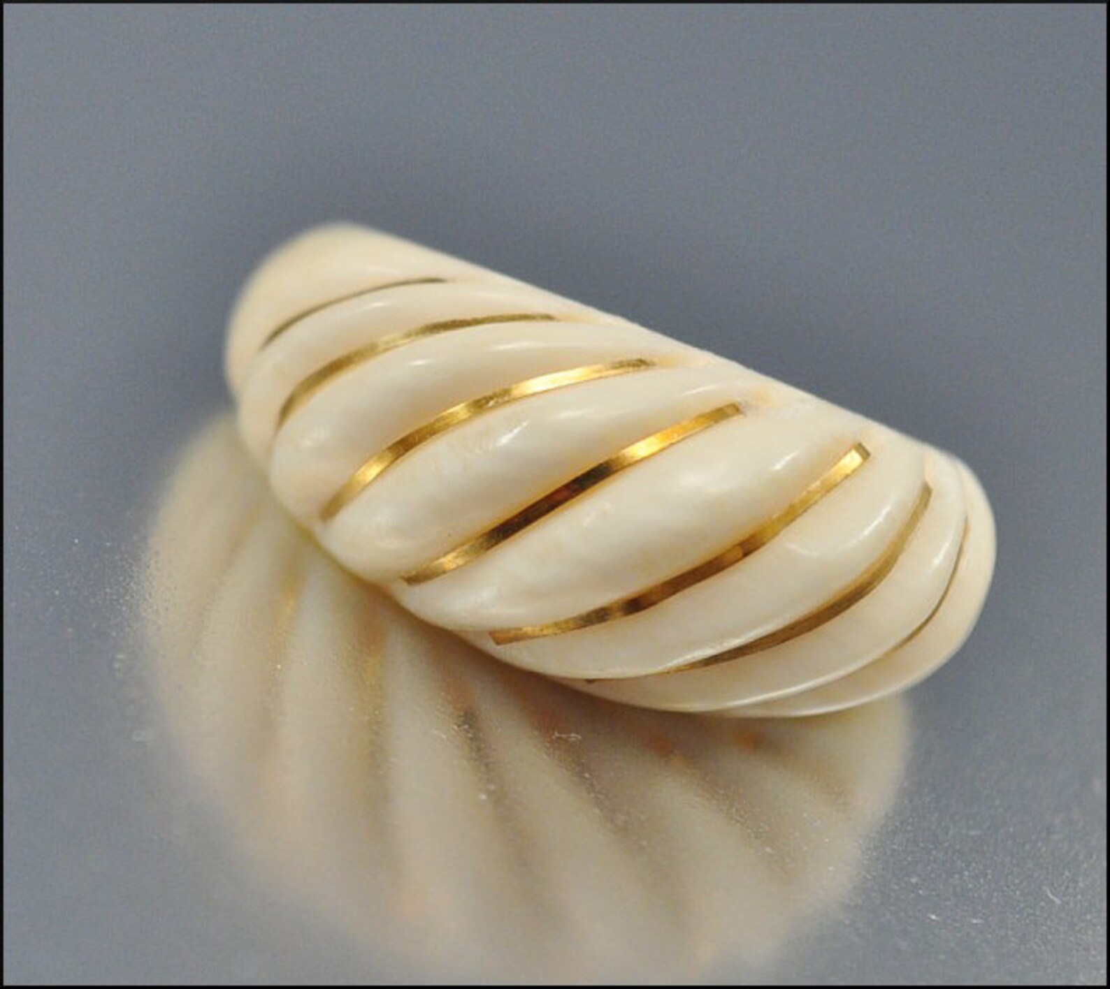 Carved Ivory 14K Gold Ring Domed Shrimp Ring Vintage 1950s Etsy