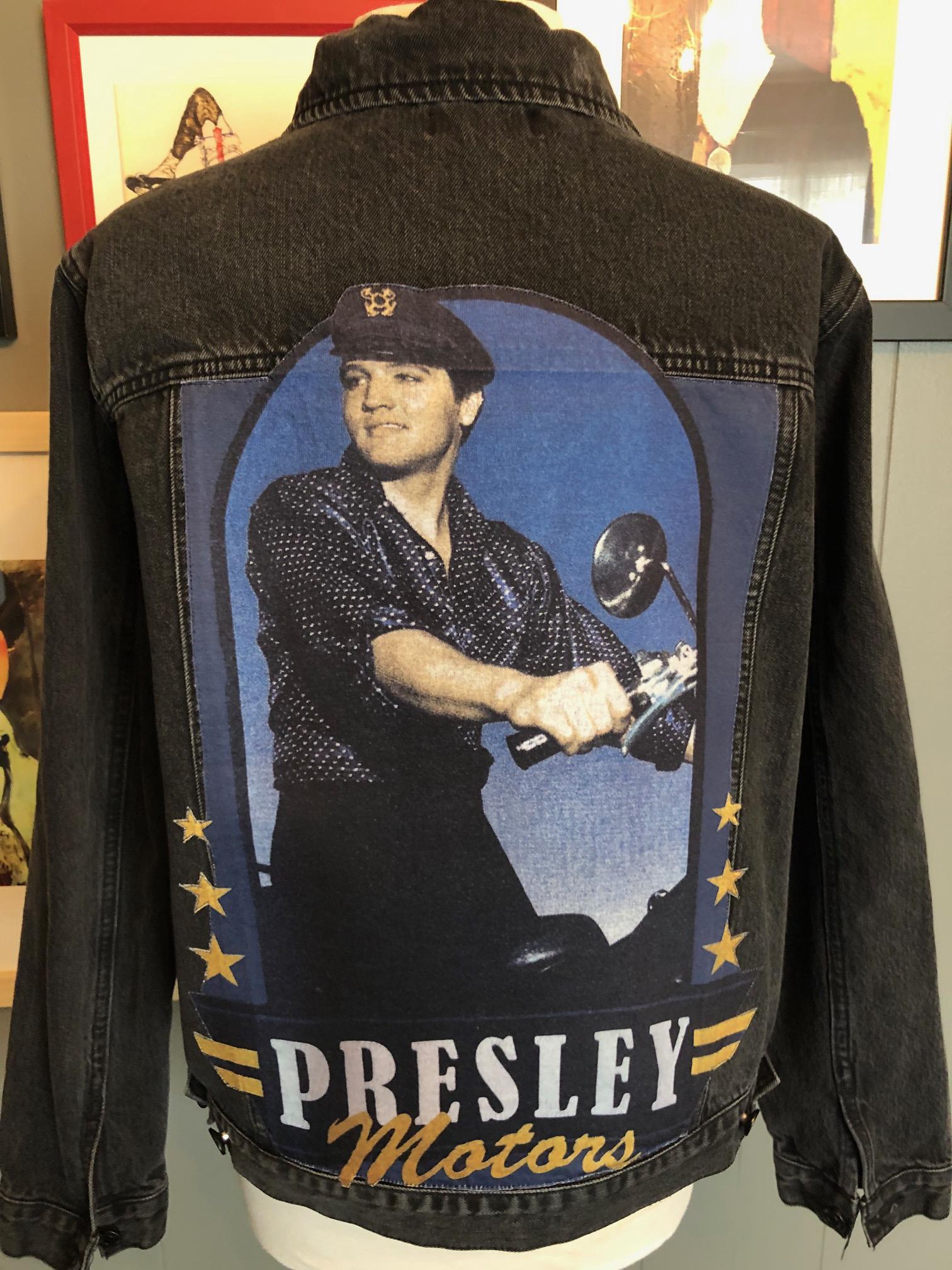 ELVIS PRESLEY 短丈デニムジャケット Elvis Presley Aztec Sun Denim Jacket - Graceland Official Store