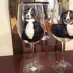 wine glasses with pet's portrait,custom hand painted dog wine glass,custom dog wine glass,dog gifts for dog owners,personalized dog gifts