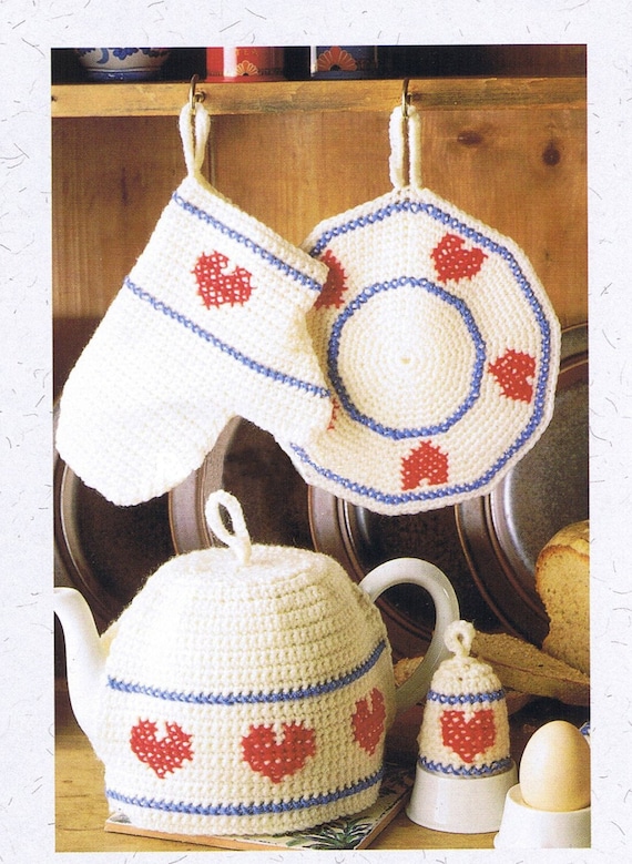 Crocheted Kitchen Set. Potholder, Oven Mitt and Tea Cosy. Handmade gift. Retro Kitchen decor. Digital Download.