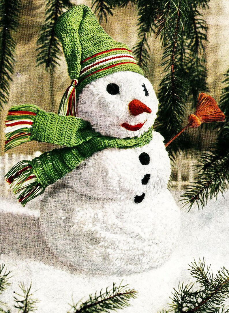 снеговик из вязальных ниток. снеговик гномус амигуруми. снеговик из пряжи. снеговик из шерстяных ниток. новогодние снеговики из пряжи.