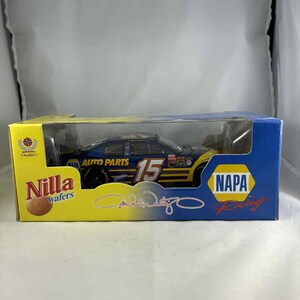 NAPA Michael Waltrip #15 Nila Wafers 2003 モンテカルロ 1:24 NASCAR ダイキャストカー NIB