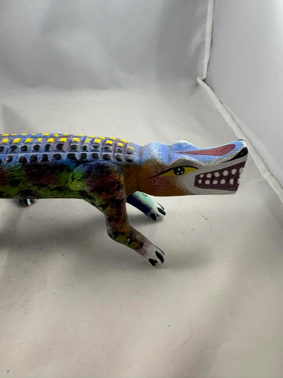 Vtg Inocencio Vasquez Melchor Hand Carved/painted Wooden Alebrije
