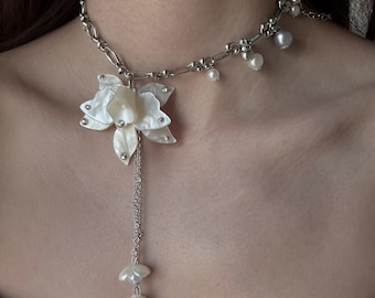 Romantic Pearl Flower Choker Necklace – Handmade Orchid Statement Jewelry, Fairycore Y2K Aesthetic