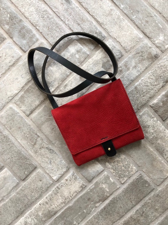 minimalist leather bag