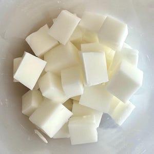 Goat’s Milk Melt and Pour Soap Base - 2 lb | Natural White Soap Base for DIY Soap Making | SLS-Free & Skin-Nourishing