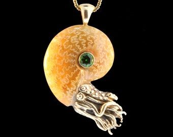 Collar de nautilus de amonita fosilizada con cromodiópsido - Oro macizo de 14 k - Joyería fósil Golden Tentacles