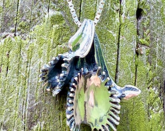 Venus Flytrap Charm Pendant - Sterling Silver - Carnivorous Plant Jewelry
