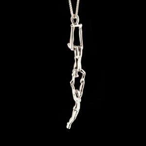 Zilveren trapeze ketting trapeze hanger trapeze bedel trapeze sieraden - turnster - acrobatiek - circus sieraden acrobaat kunst cadeau voor turnster